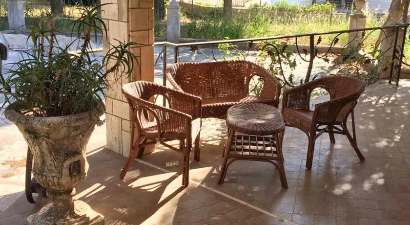 Modern Apartment in Gioia del Colle, Fenced Garden, 50 m² - Image 1