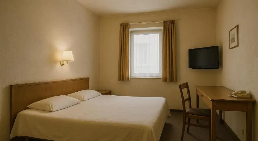 Le Patron Hotel - Image 1