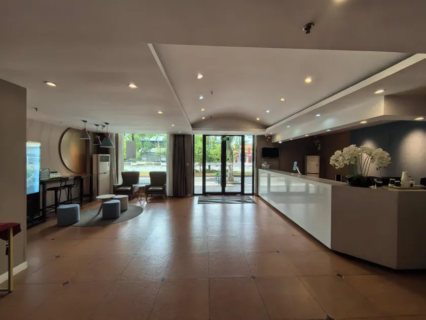Home Inn Ninghai Central Plaza Renmin Avenue - Image 1