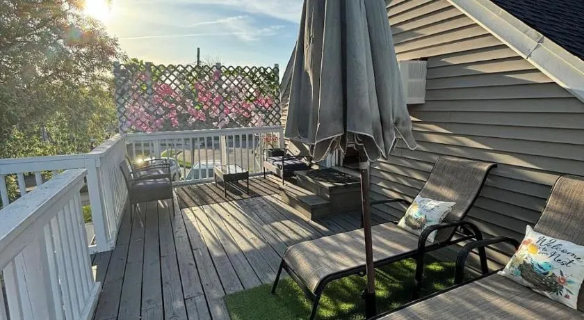 Serene Retreat near JFK Private Balcony, Yard, and Pool Access - Image 1