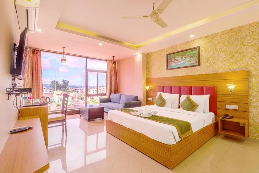 The Glory Hotel - Image 1