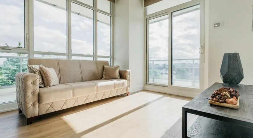 Cozy & Contemporary Suite - Easy Access to Everything - Image 1