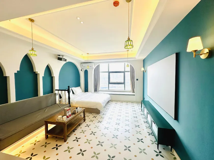 Mirror Sea Homestay (Outlet Store) - Image 1