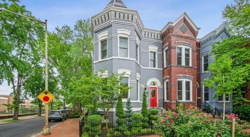 Turreted Townhouse - full of wonder - Image 1
