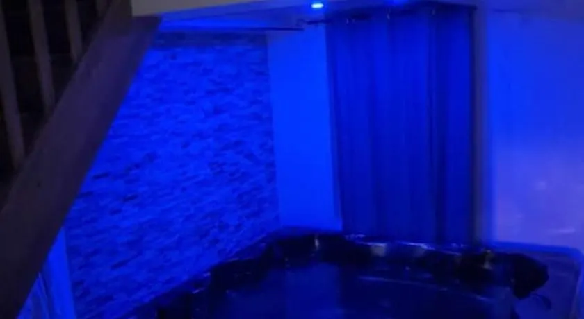Maison cosy avec jacuzzi - Image 1