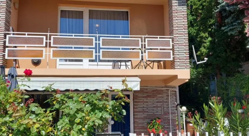 Gyöngyi Apartman - Image 1