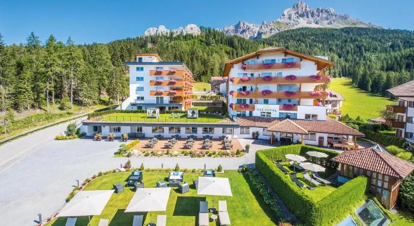 Hotel DAS ROYAL in Obereggen - Image 1
