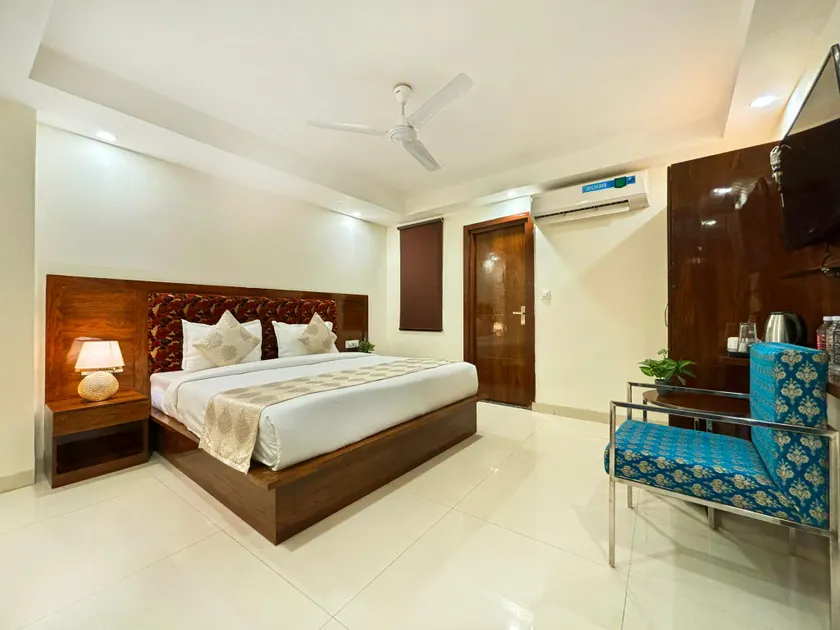 Hotel Emblem Suites By Denver, Delhi Airport - Image 1