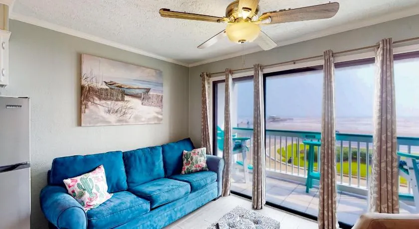 Casa Del Marlin - Your Beach Retreat on Galveston Island, TX - Image 1