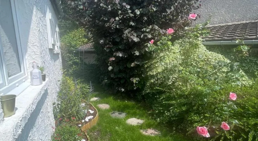 Cottage 3 étoiles avec jardin & parking, proche Paris et Disneyland - Image 1