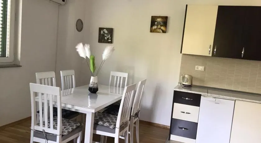 Apartmani Selce - Image 1