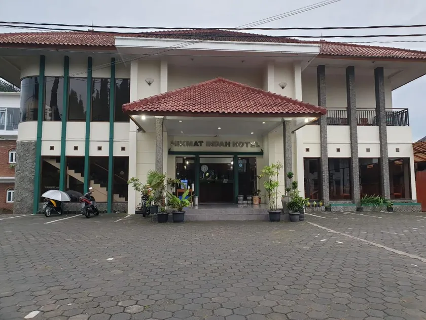Hotel Hikmat Indah - Image 1