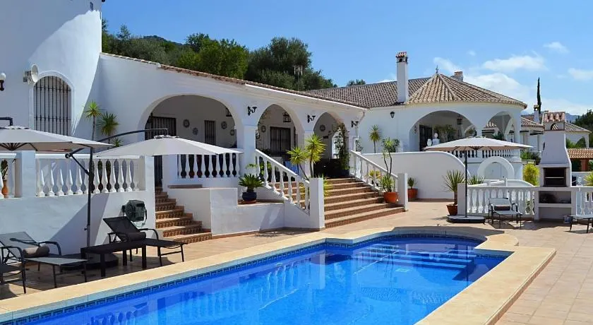 Holiday Home Villa mit Blick auf das Wasser by Interhome - Image 1