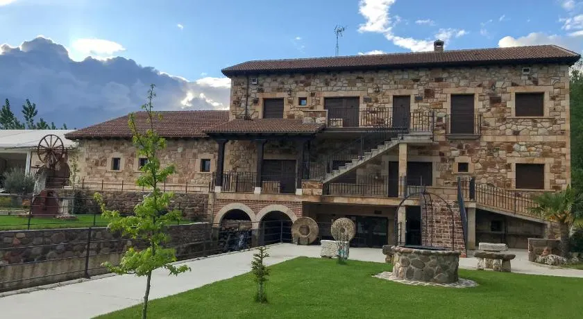 Apartamentos La Fabrica - Image 1