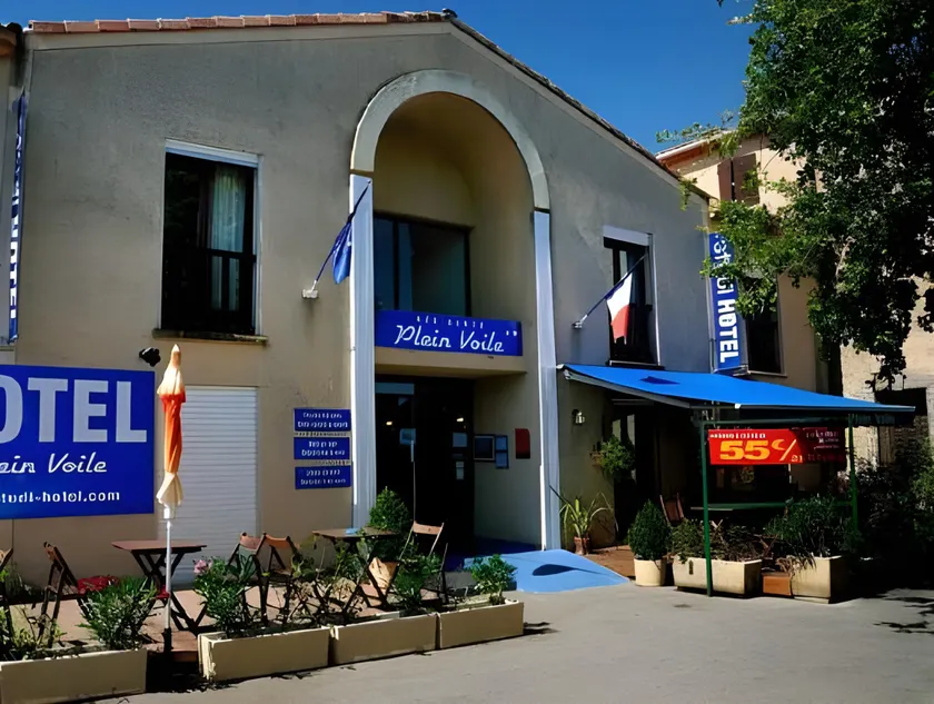 Studi-Hôtel Résidence Plein Voile - Image 1