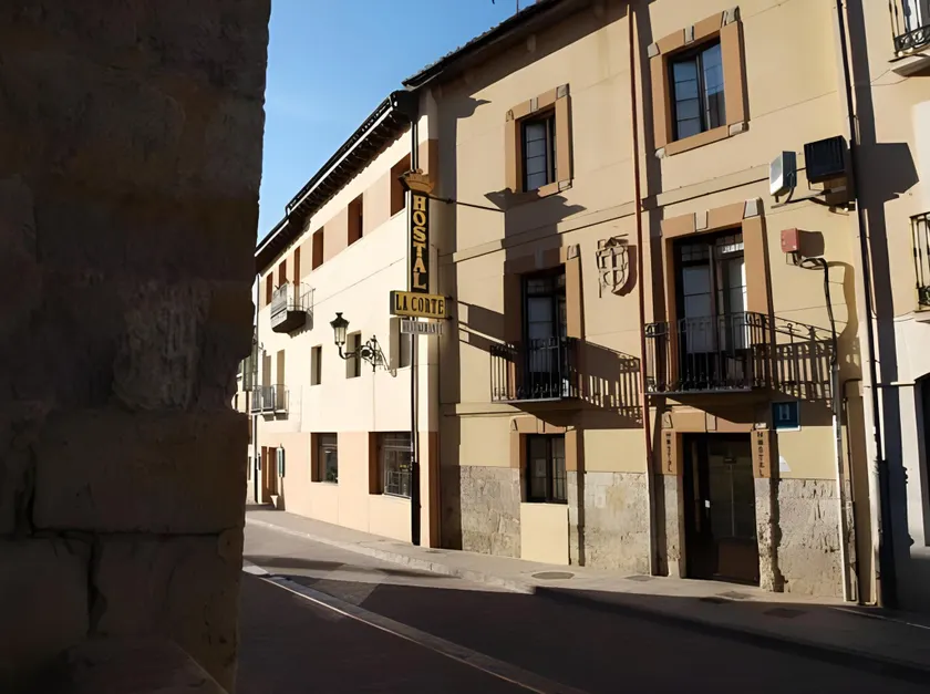 Hostal La Corte - Image 1