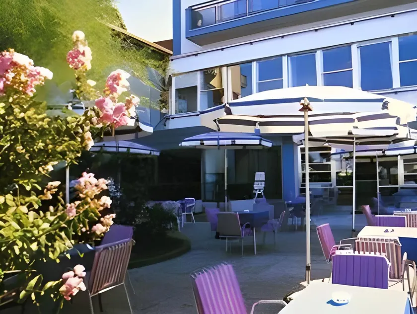 Hotel Mondial - Image 1