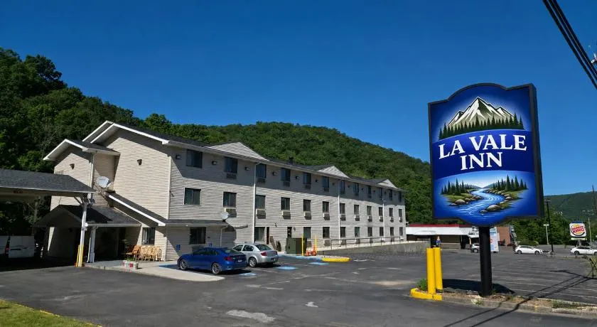 La Vale Inn Cumberland Area - Image 1