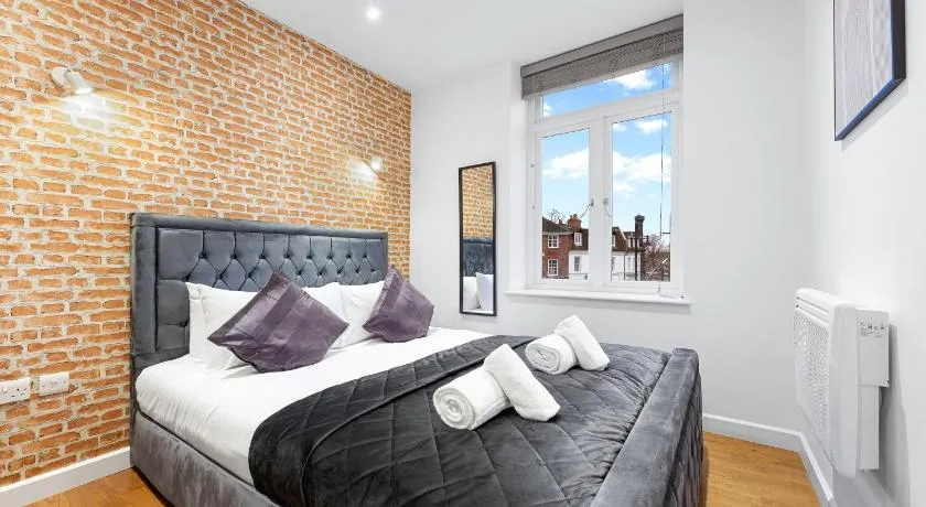 Comfy Flat in Staines - Image 1