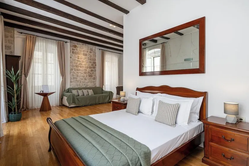 Olea Apartments and Rooms - Image 1