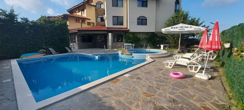 Oasis Beach 2 bedroom apartment - Image 1