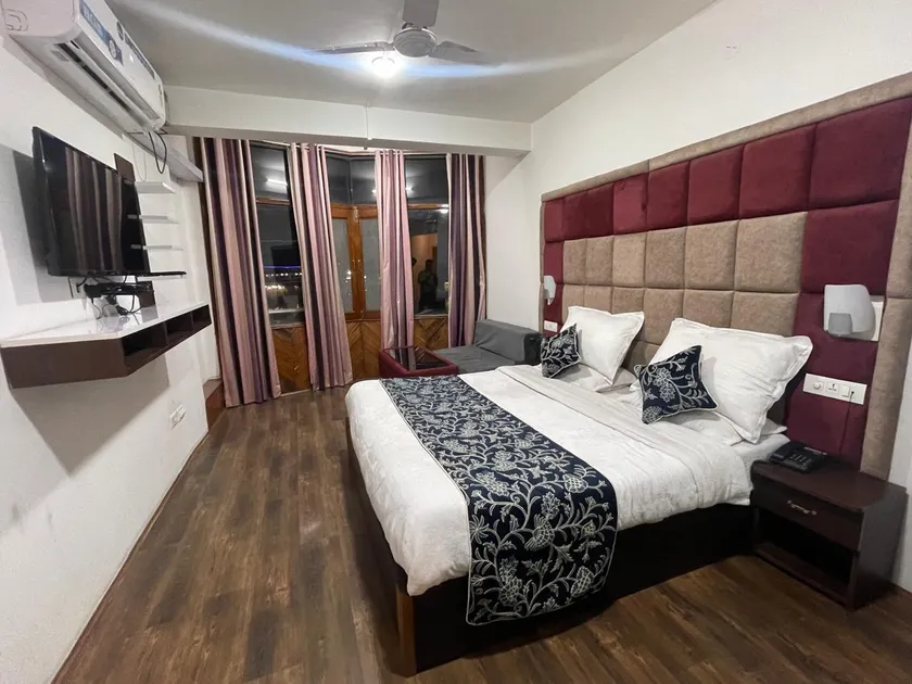 HOTEL SENORITA - Image 1
