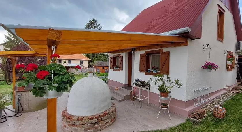 Small House Apartment - Image 1