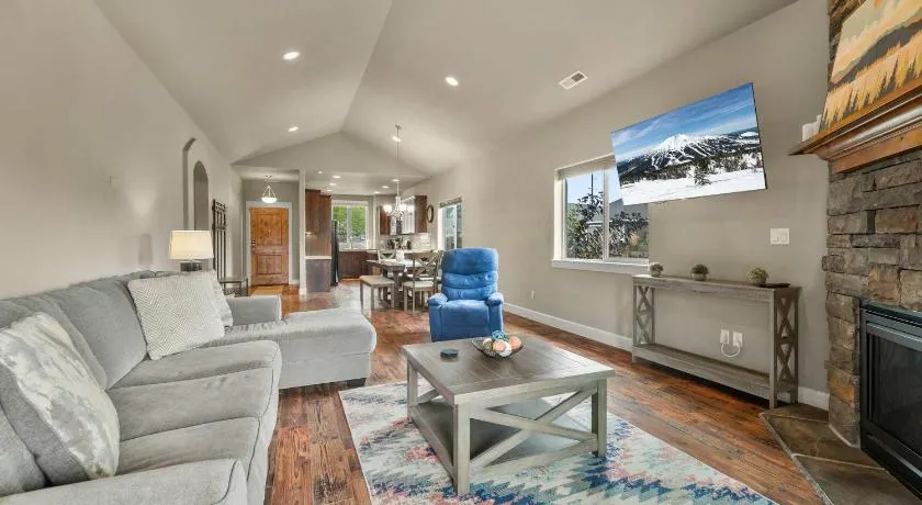 Hot-tub Pet-friendly minutes to Downtown - Image 1