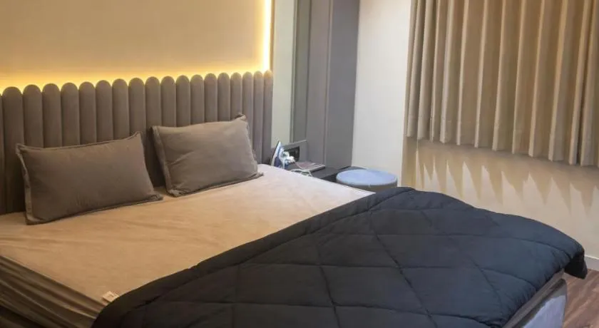 Luxury room private 1BR in 3BHK - Image 1