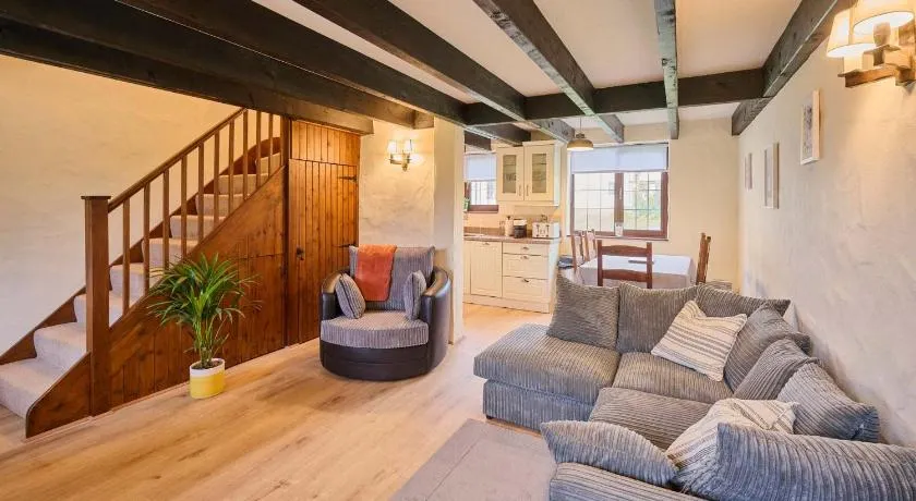 Host & Stay - Providence Cottage - Image 1