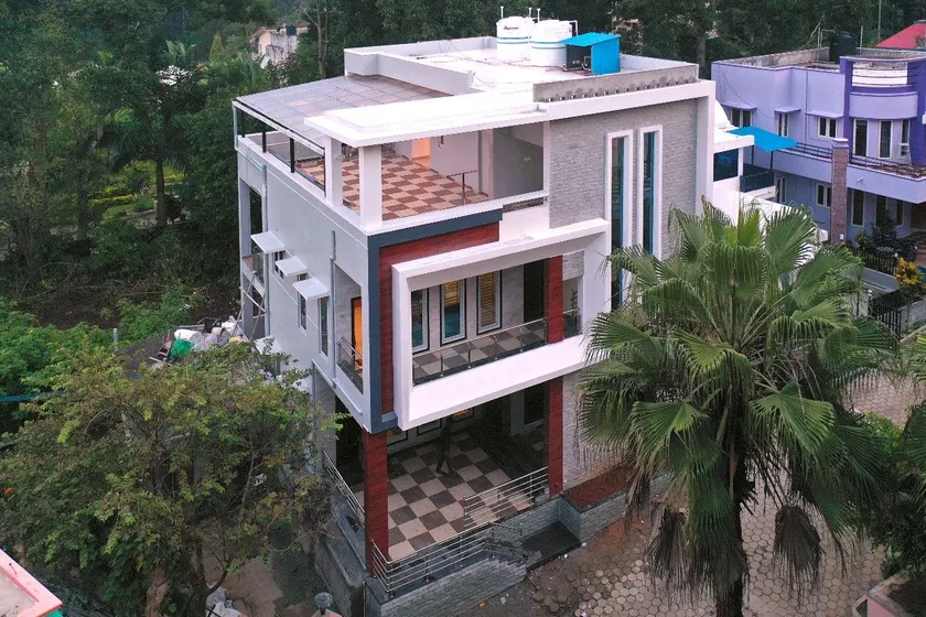 Melody Inn Luxury Home Stay - Image 1