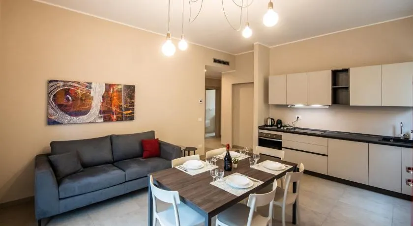 Porta Galileo l Comfort Rooms & Parking - Image 1