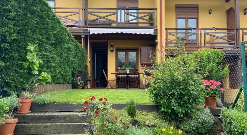PRECIOSO CHALET JUNTO A POTES CON PISCINA-4 Hab,3 Baños - Image 1