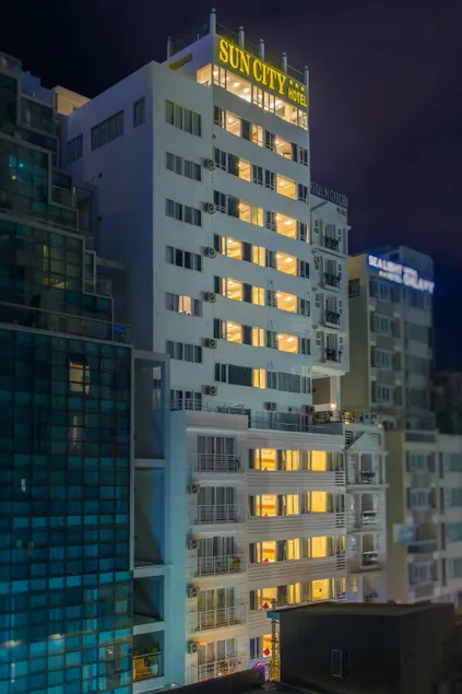 Sun City Hotel - Image 1