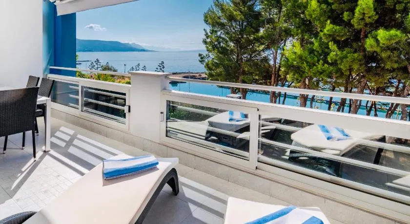 Hermosa Luxury Apartment - Image 1