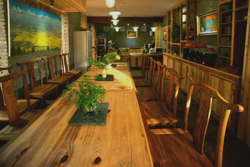 Xiangyu Yangguang Gallery Inn - Image 1