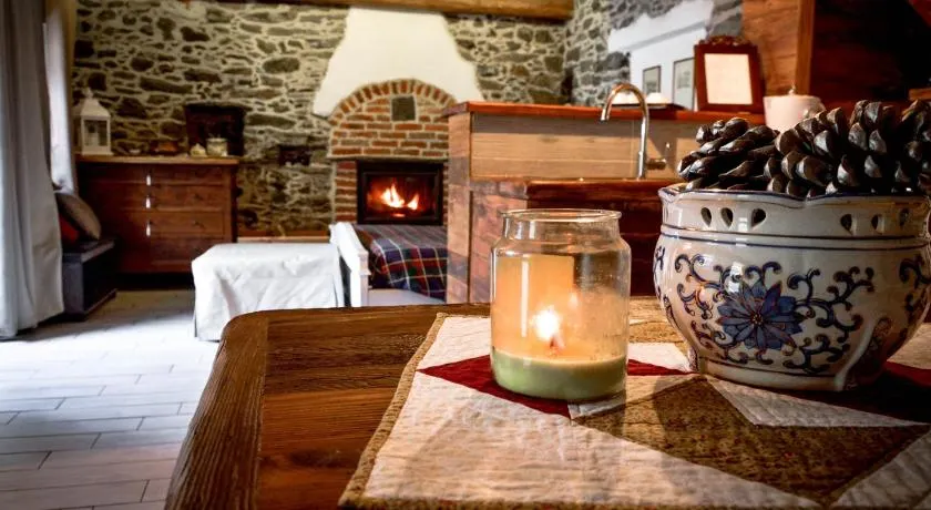 Chalet in pietra e legno con caminetto - Image 1