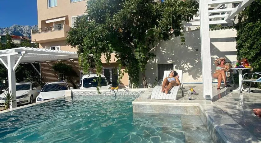 Apartmani kike - Image 1