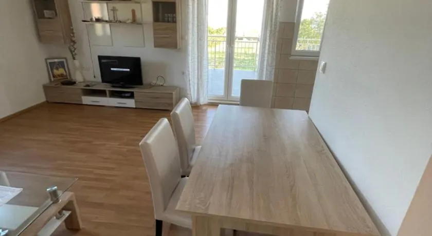 Seaview Apartments Lagetar - Image 1