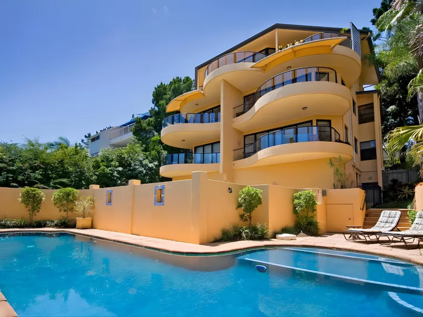 Penthouse with Incredible Views & Pool - Image 1