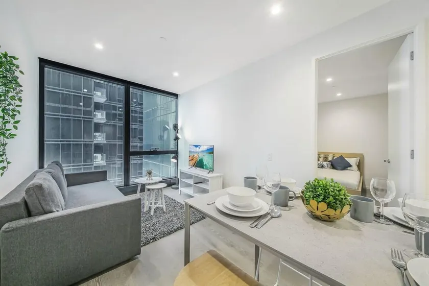 A Lovely Apt Near Crown Casino & Southgate Mall - Image 1