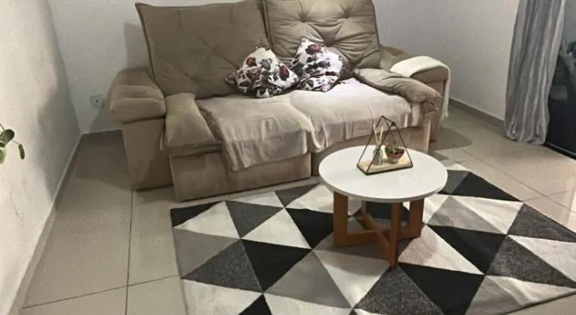 Modern 3-Bedroom Family Retreat - Image 1