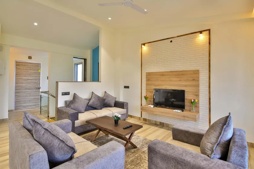 Tinted Skies - Wada by VEO, StayVista - 3BHK Mountain-View Villa with Jacuzzi - Image 1