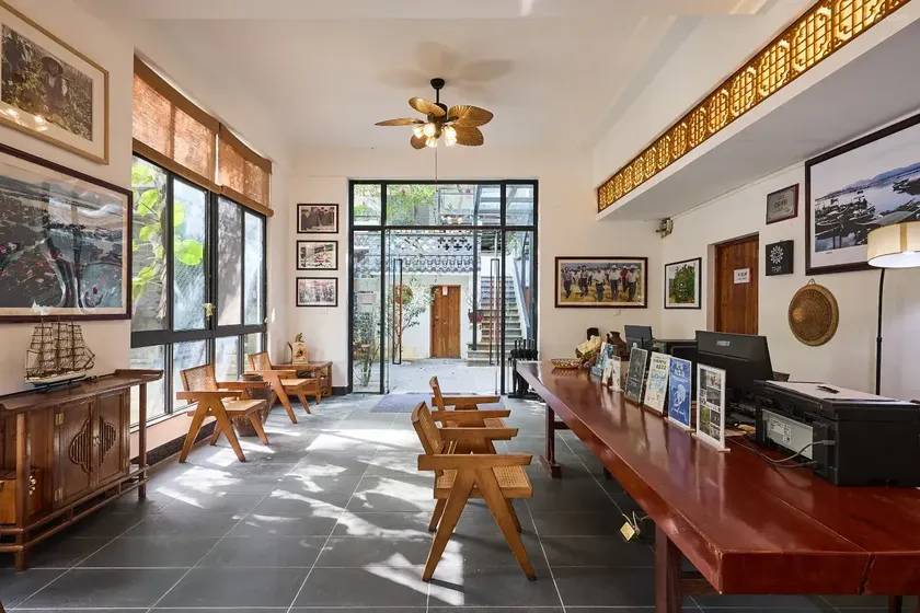 Floral Hotel · Banyan Bower Yard Hotel (R&F Ocean Culture City Store) - Image 1