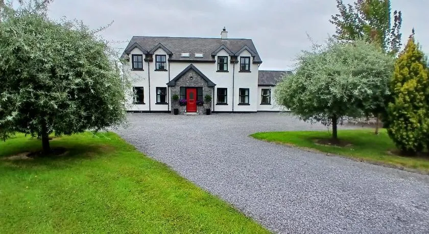 Killooley Lodge - Image 1