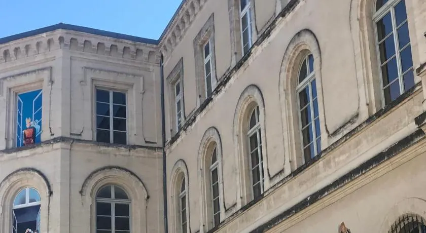 T2 intra muros clim et cour ombragée - Image 1
