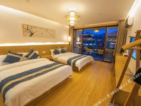 Yuejian Yayuan River View Inn - Image 1