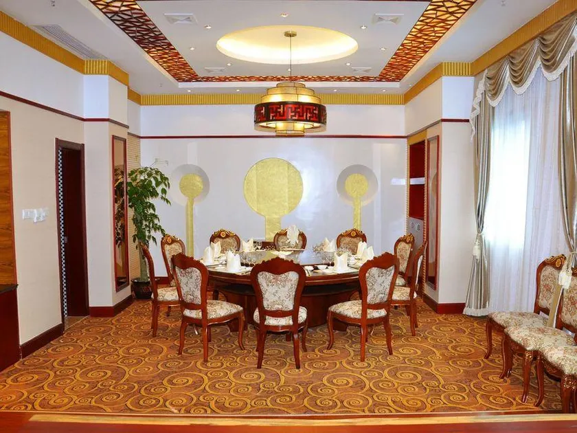 Tian Wai Tian International Hotel - Image 1