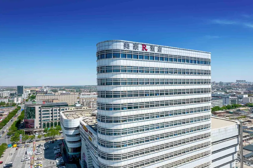 R Royalss Hotel, Yulin Yuxing Square - Image 1