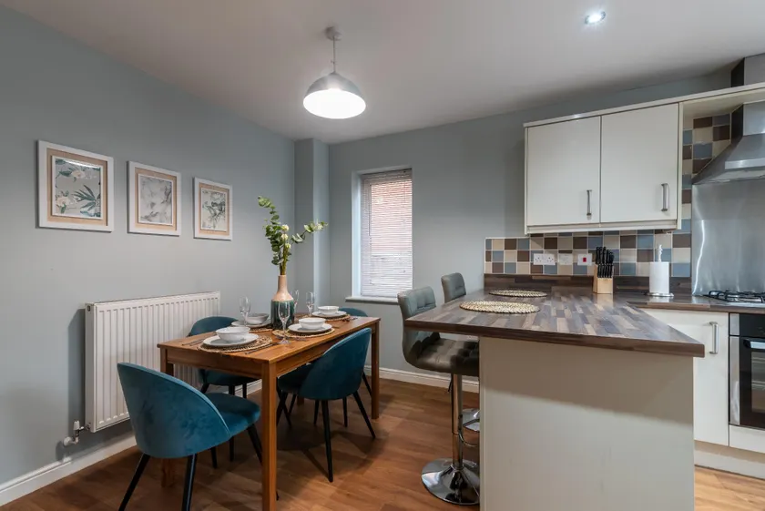 Prime location 3 bed House - Image 1